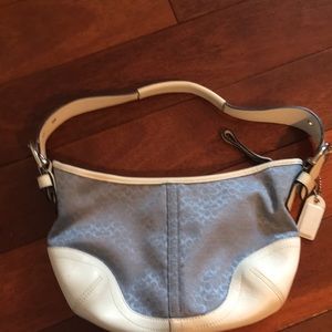 Coach shoulder baguette bag w adjustable strap